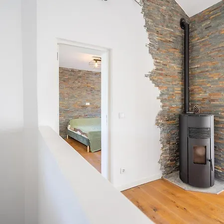 Serene 4Br Family Home By River Apartment