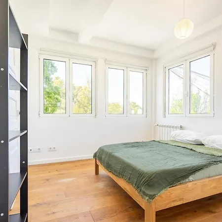 Serene 4Br Family Home By River Daire