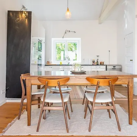 Serene 4Br Family Home By River Daire *