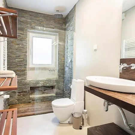 Serene 4Br Family Home By River Apartment *